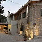 La Casa Di Bella A Tradional Stone House With Barbecue
