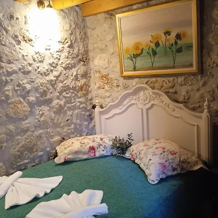 La Casa Di Bella A Tradional Stone House With Barbecue Holiday home