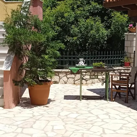 La Casa Di Bella A Tradional Stone House With Barbecue * Karia (Lefkada)