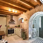 בית נופש La Casa Di Bella A Tradional Stone House With Barbecue *