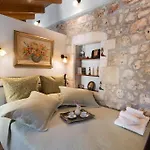 בית נופש La Casa Di Bella A Tradional Stone House With Barbecue Kariá