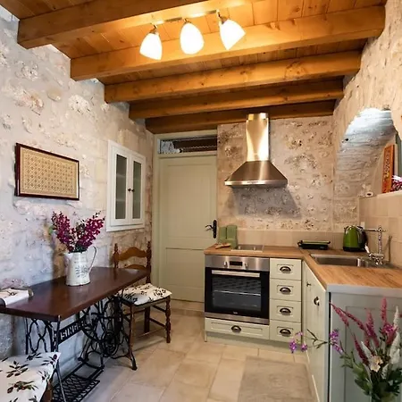 La Casa Di Bella A Tradional Stone House With Barbecue Ferienhaus Kariá