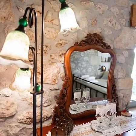 Dom wakacyjny La Casa Di Bella A Tradional Stone House With Barbecue Kariá