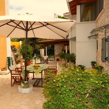 בית נופש La Casa Di Bella A Tradional Stone House With Barbecue