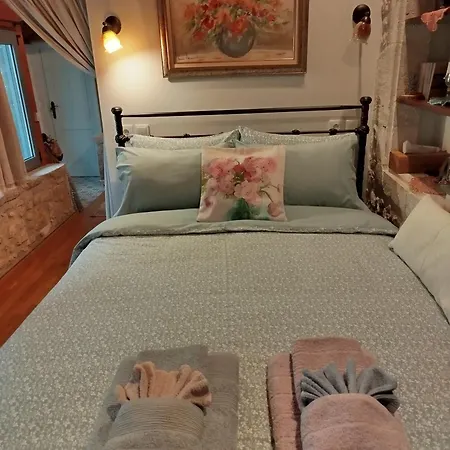 Dom wakacyjny La Casa Di Bella A Tradional Stone House With Barbecue *