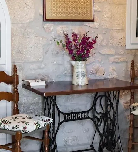 La Casa Di Bella A Tradional Stone House With Barbecue Καρυά