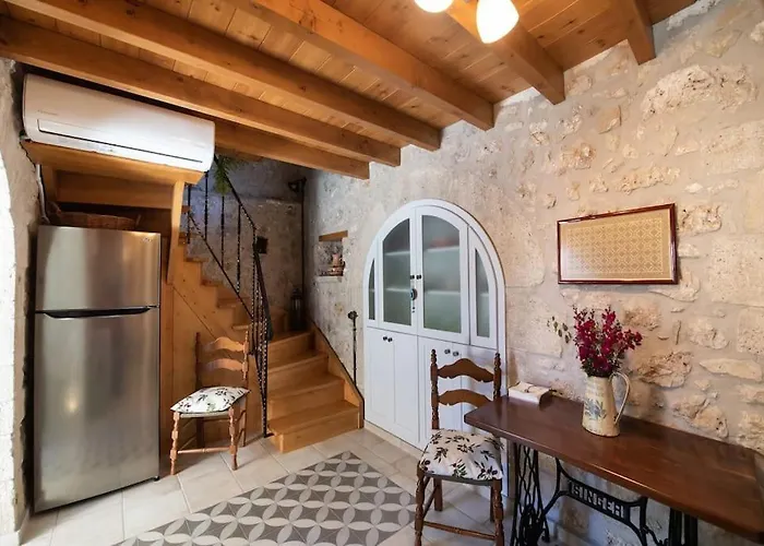 La Casa Di Bella A Tradional Stone House With Barbecue Καρυά