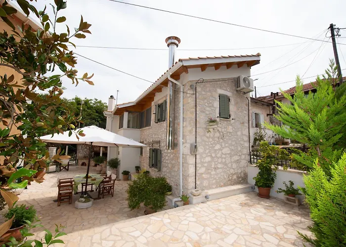 La Casa Di Bella A Tradional Stone House With Barbecue * Καρυά