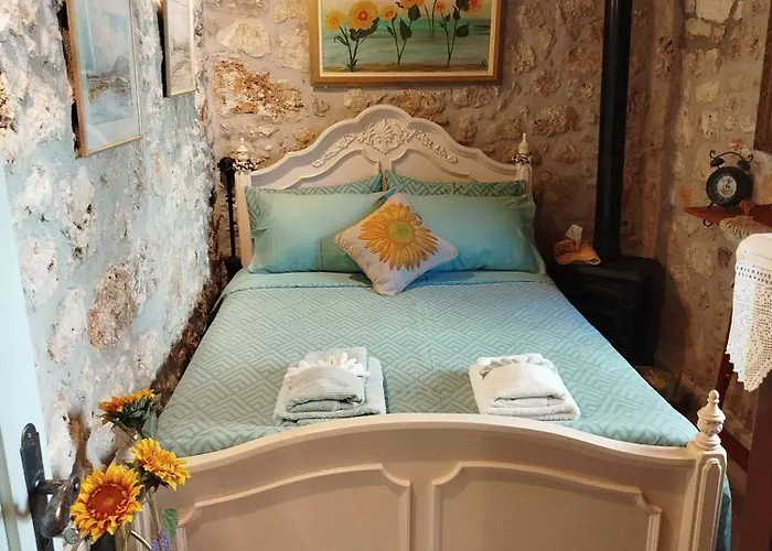 La Casa Di Bella A Tradional Stone House With Barbecue * Καρυά